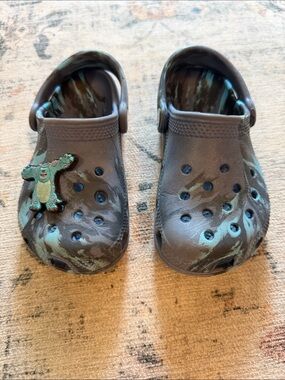 CROCS Kids Marbled Clog Sandals with Character Charm